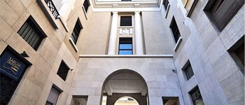 CENTRALISSIMO UFFICIO IN VENDITA  POSSIBILE APPARTAMENTO - V000606