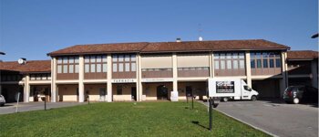 Mansardina in corte ristrutturata - V000557